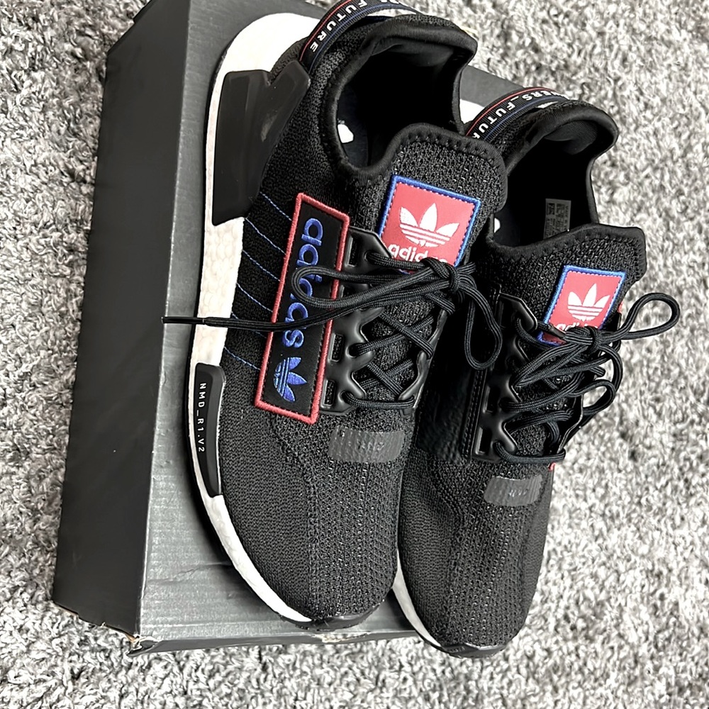 Mens Adidas size 9.5